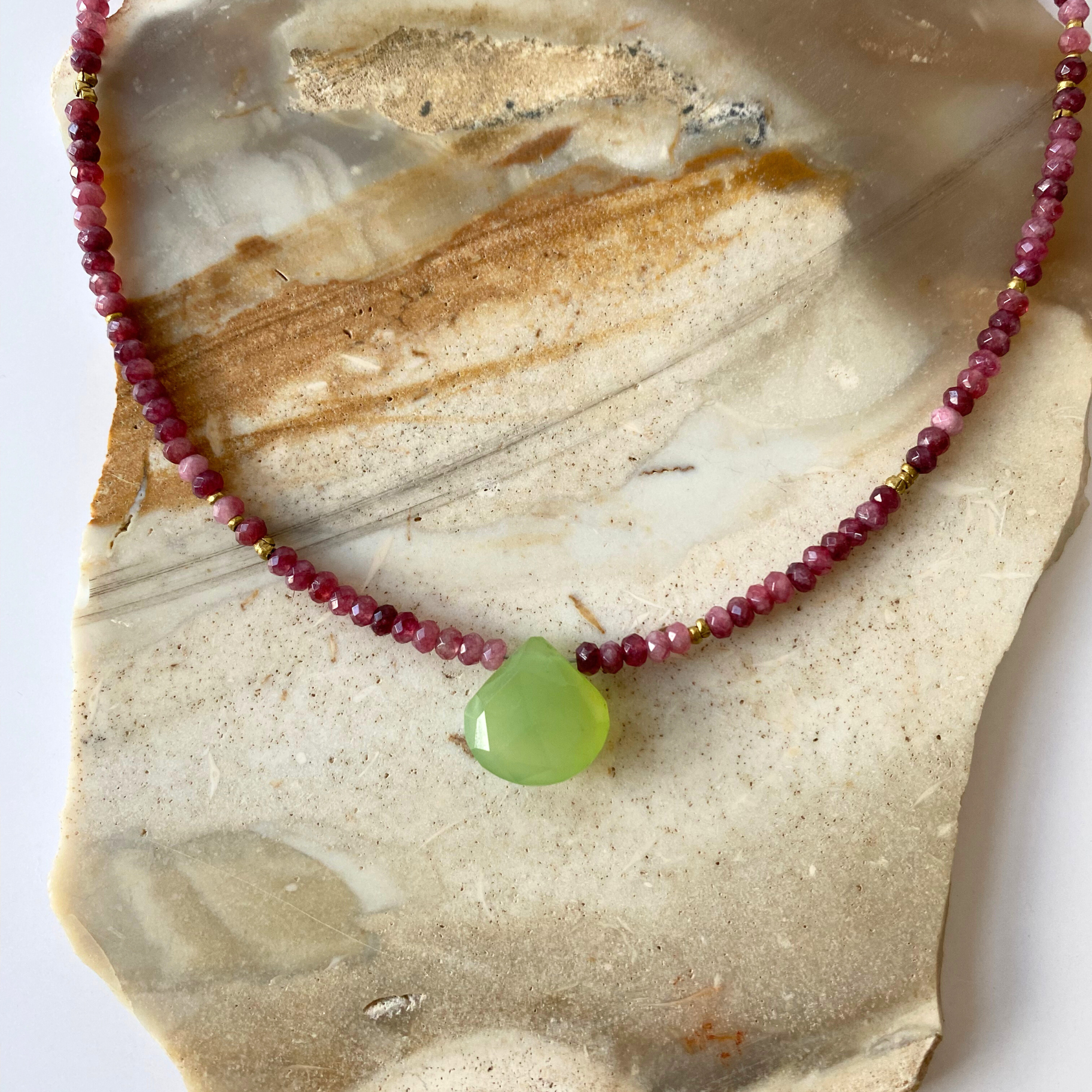 Short Beaded Stone Pendant Semi-precious Bead Necklace